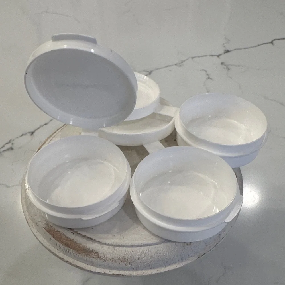Vintage MAC White Refillable Compact Pods Set - Picture 6 of 7